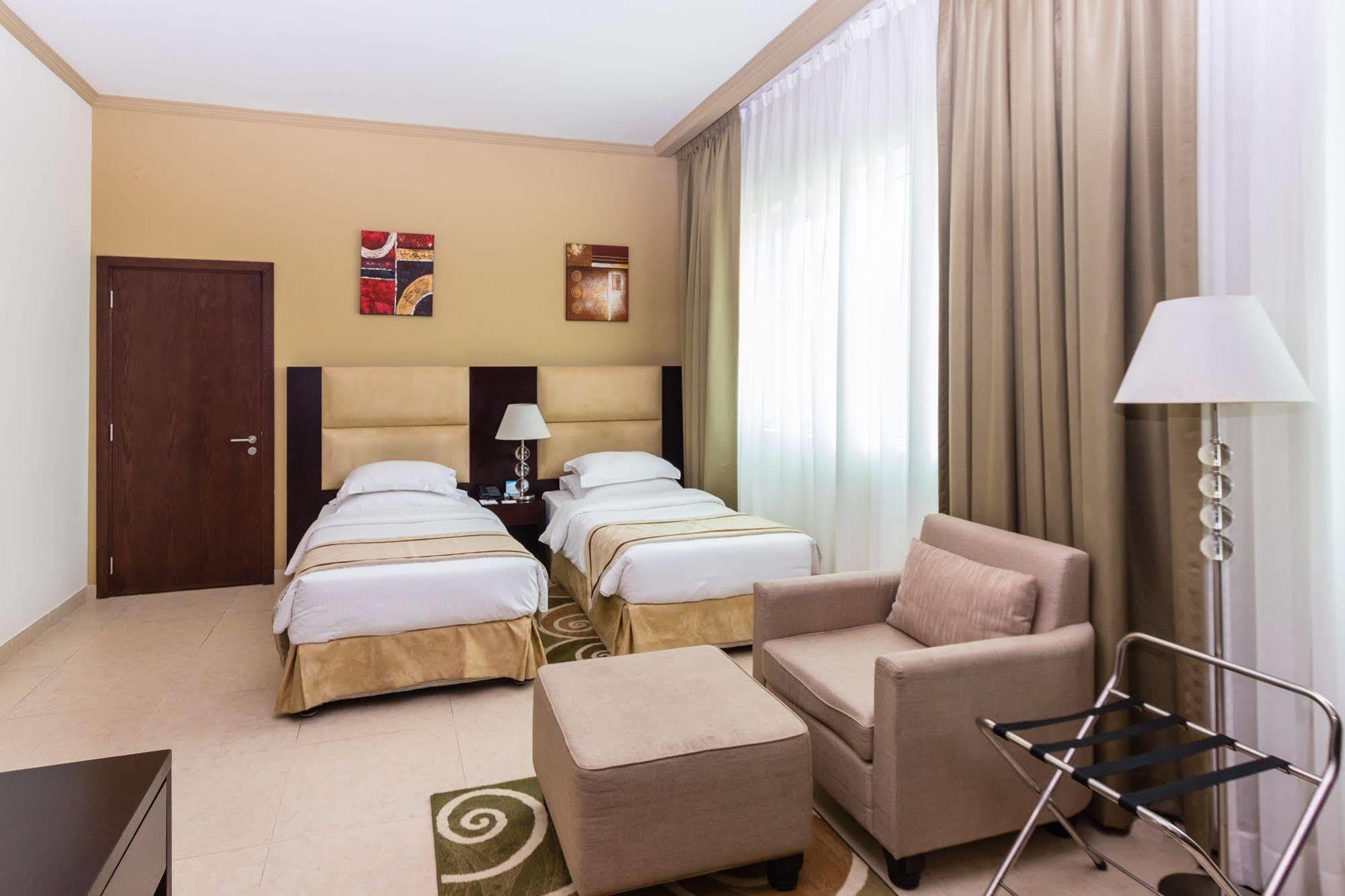 Tower Hotel Apartments Abu Dhabi Exterior foto